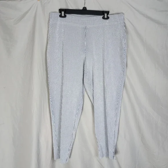 DALIA Size 16W Blue & White Seersucker Cotton Blend Pull On Stretch Crop Pants‎ - Picture 2 of 9
